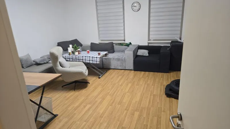 Wohnen mit Charakter: Modernisierte 4,5-Zimmer-Wohnung in Berlin-Britz — photo 1